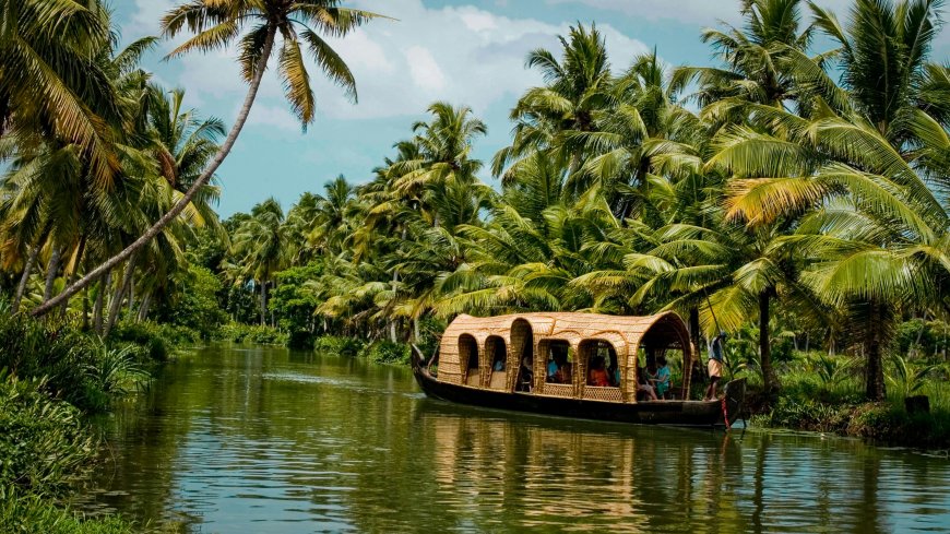 Kerala Tour Package for Solo Travelers: Safety, Tips & Best Routes