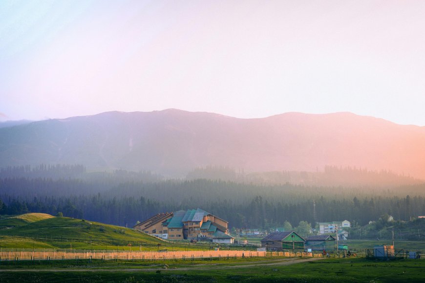 How to Plan a 7-Day Kashmir Tour Package for First-Time Travelers